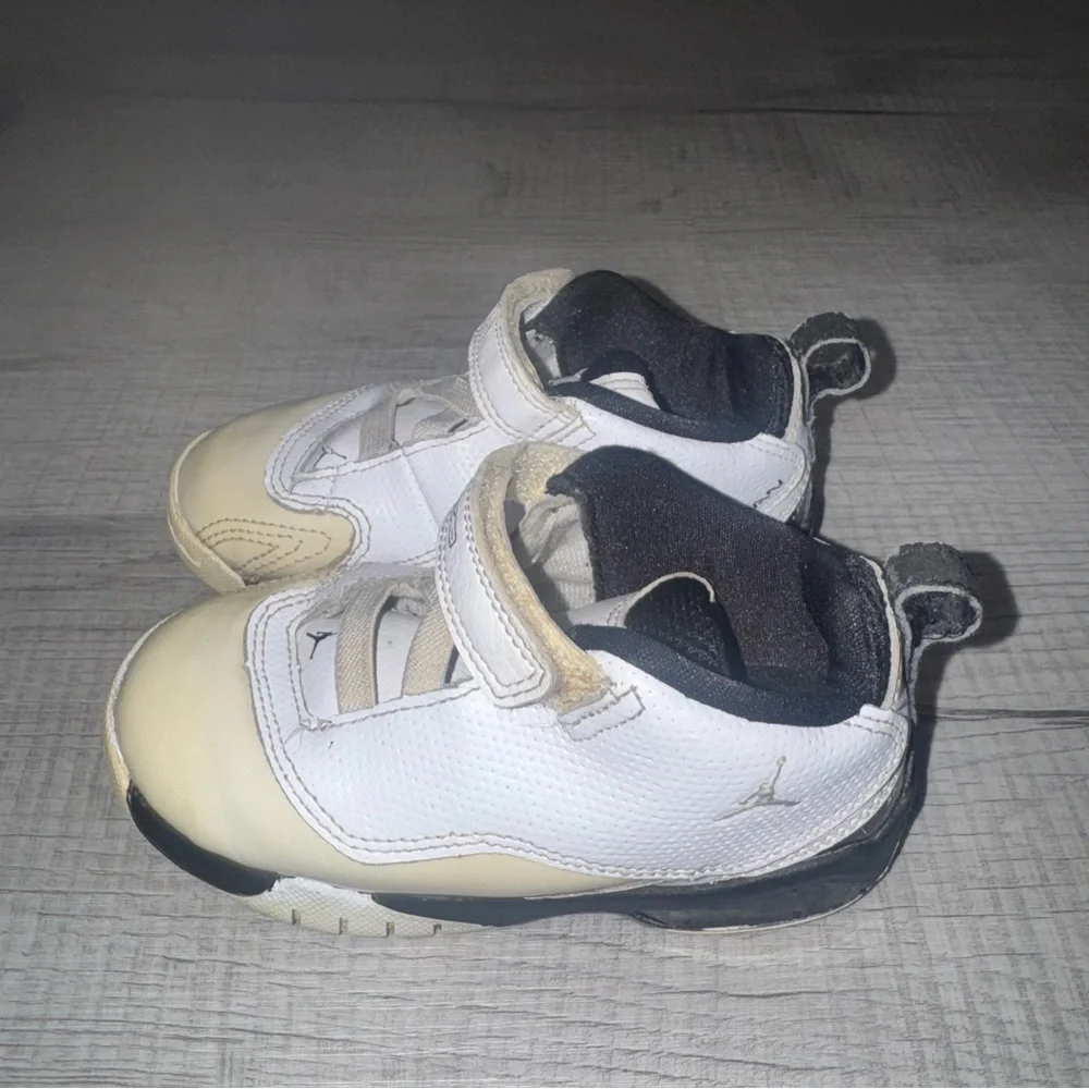 Children’s Air Jordan White Shoes- Size 8C (Baby Shoes)
